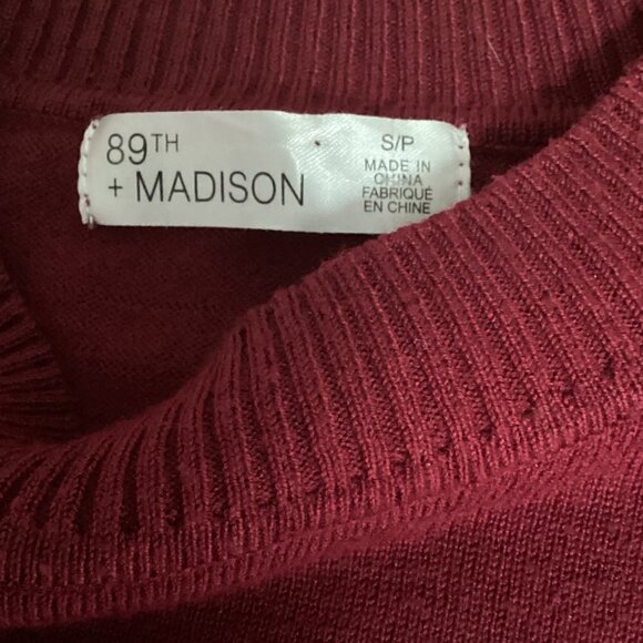 89th + Madison Solid Knit w/Metallic Striped Sleeve Top Sz S Red 184K - Picture 9 of 10